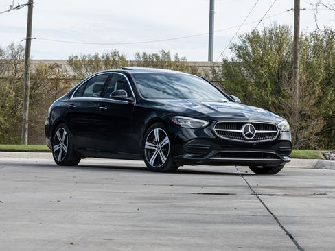 Used 2022 Mercedes-Benz C 300 4MATIC Sedan image 2