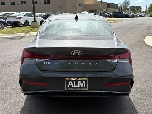New 2026 Hyundai Elantra SE image 7
