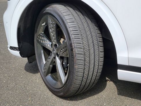 Used 2025 Genesis GV70 3.5T Sport w/ Sport Advanced Package image 33