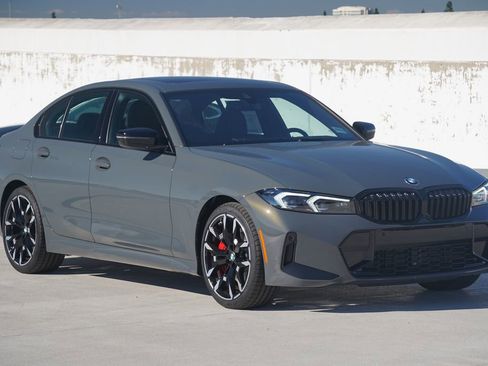New 2026 BMW 330i Sedan w/ M Sport Package image 3