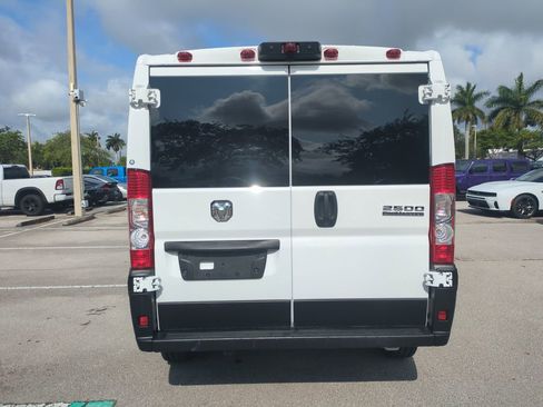 Used 2025 RAM ProMaster 2500 w/ U-Haul Equipment Group FWD image 7