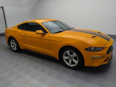 Used 2018 Ford Mustang Coupe RWD image 11