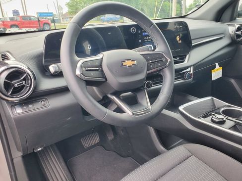 Used 2026 Chevrolet Equinox LT FWD image 9