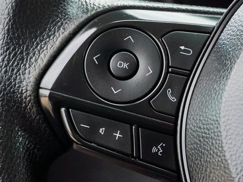 Used 2025 Toyota Corolla LE FWD image 31