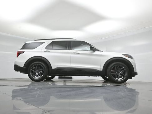 New 2026 Ford Explorer ST AWD/4WD image 46