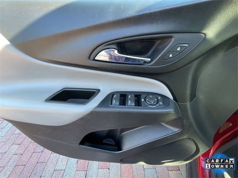 Used 2020 Chevrolet Equinox LT image 11