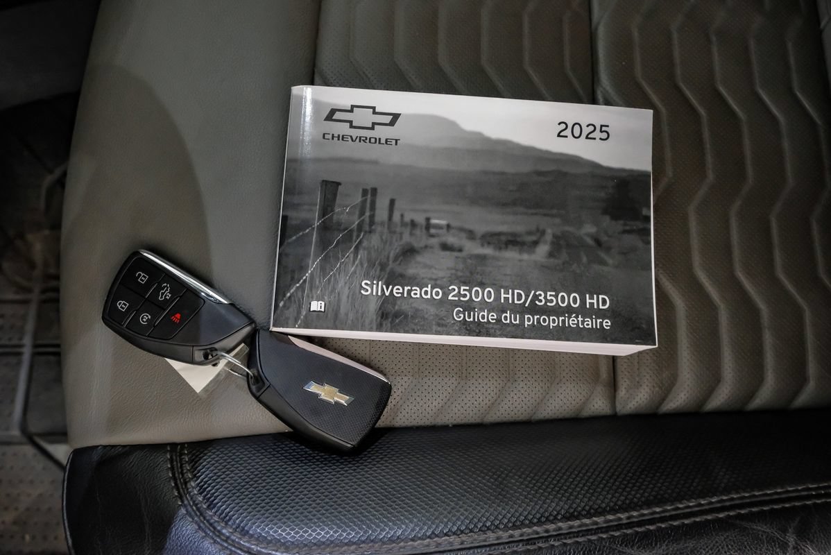 Used 2025 Chevrolet Silverado 2500 ZR2 w/ Technology Package AWD/4WD image 66