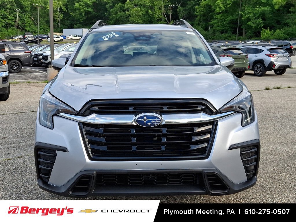 Used 2023 Subaru Ascent Premium AWD/4WD image 3