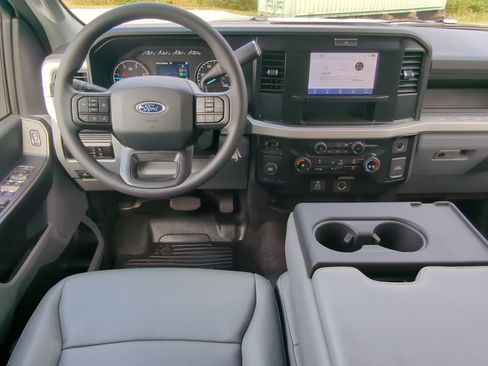 New 2025 Ford F450 XL w/ XL Chrome Package image 14