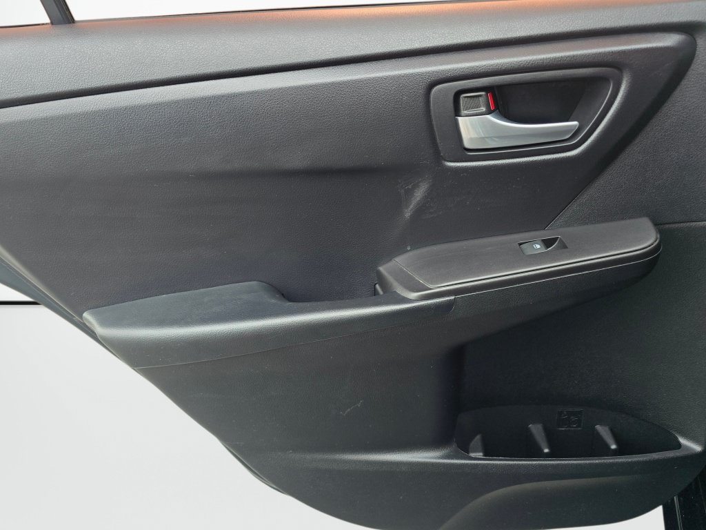 Used 2017 Toyota Camry SE FWD image 20