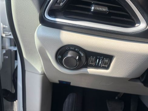 Used 2024 Chrysler Voyager LX FWD image 13