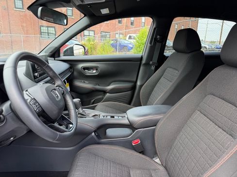 Used 2024 Honda HR-V Sport image 5