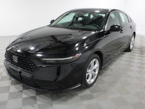 Used 2023 Honda Accord LX image 31