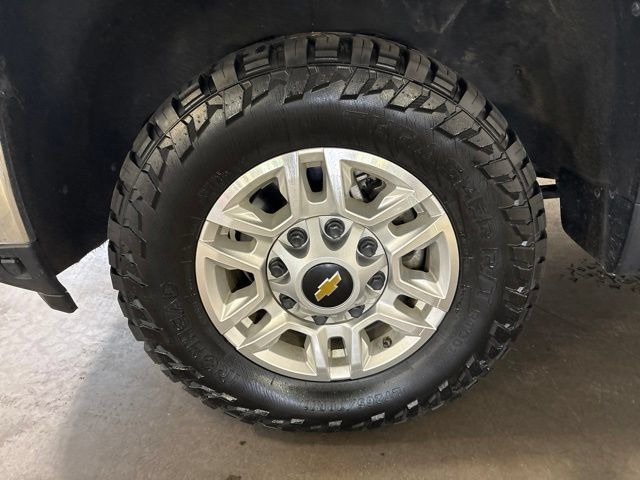 Used 2024 Chevrolet Silverado 2500 LT w/ Convenience Package AWD/4WD image 7