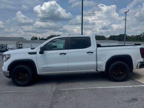 Used 2021 GMC Sierra 1500 4x4 Crew Cab w/ Sierra Value Package image 2