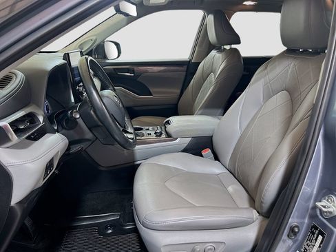 Used 2021 Toyota Highlander Platinum AWD/4WD image 20