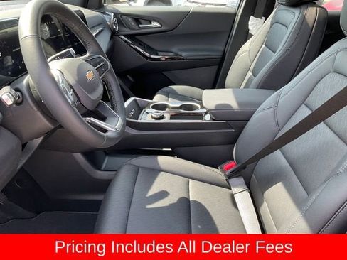 New 2026 Chevrolet Equinox LT w/ Convenience Package II AWD/4WD image 2