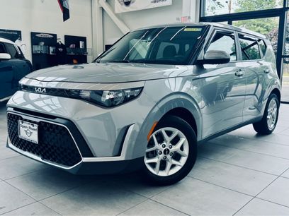 Used 2023 Kia Soul LX w/ LX Technology Package