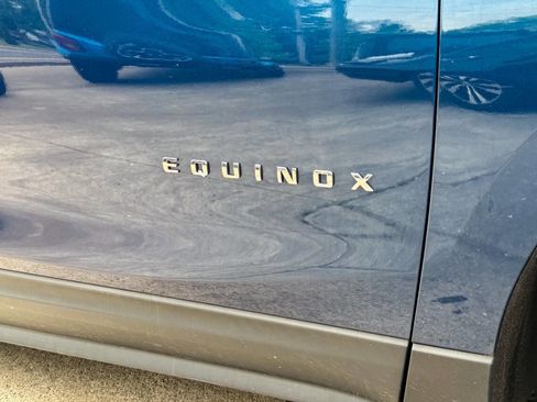 Used 2019 Chevrolet Equinox LT w/ Sun & Navigation Package AWD/4WD image 9