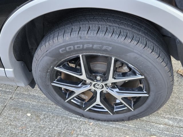 Used 2018 Toyota RAV4 SE w/ Power Extra Value Package FWD image 10