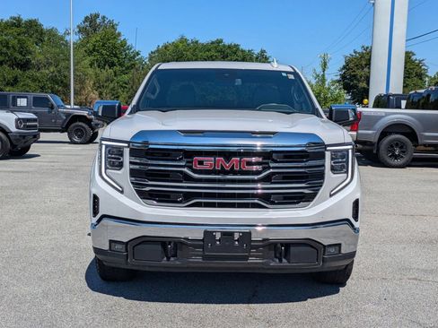 Used 2024 GMC Sierra 1500 SLT w/ SLT Premium Package AWD/4WD image 8