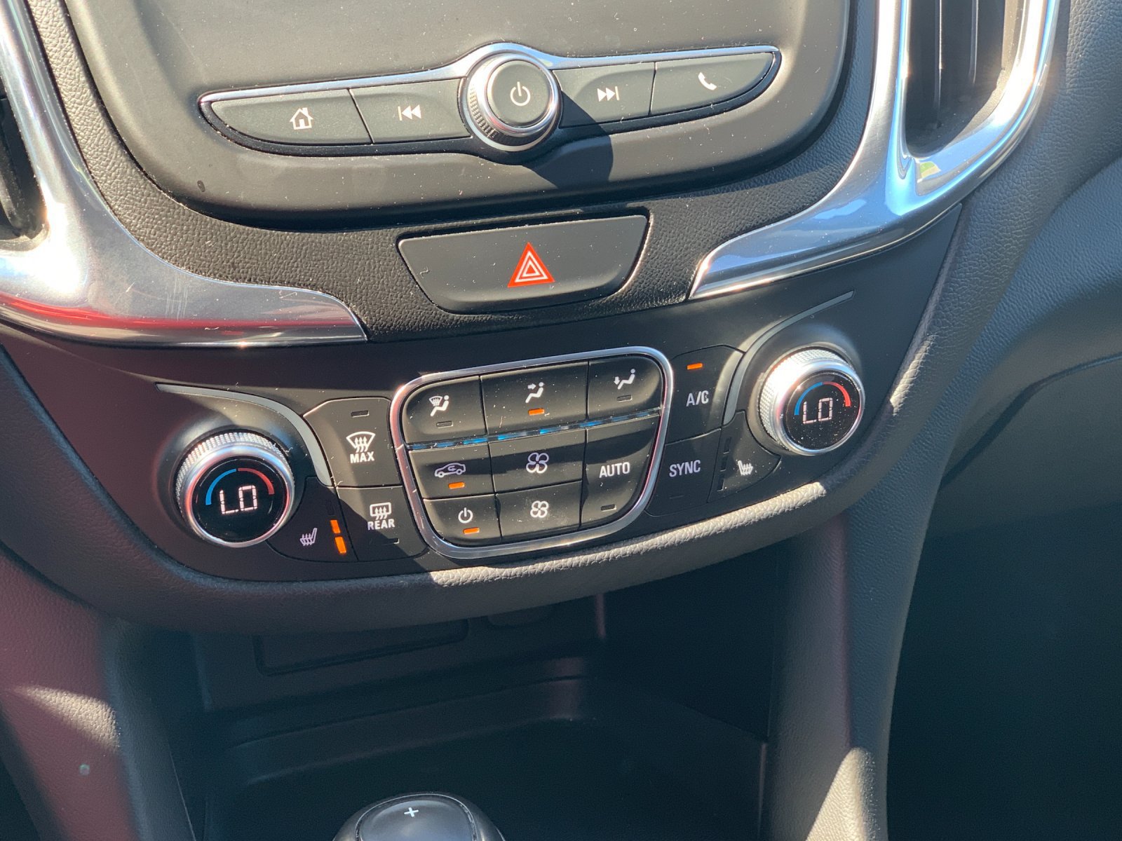 Used 2019 Chevrolet Equinox LT AWD/4WD image 24