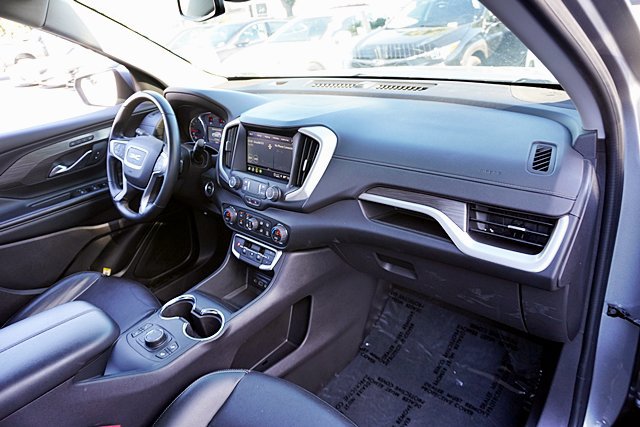 Used 2024 GMC Terrain SLT AWD/4WD image 11