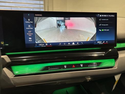 Used 2024 BMW i5 eDrive40i w/ Premium Package image 39