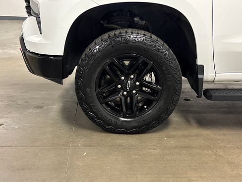 Used 2023 Chevrolet Silverado 1500 Custom Trail Boss AWD/4WD image 9
