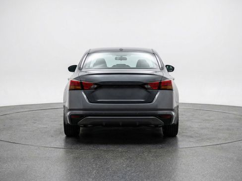 Used 2025 Nissan Altima 2.5 SV image 7