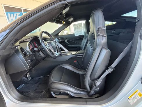 Used 2019 Chevrolet Corvette Stingray Coupe w/ Carbon Flash Badge Package RWD image 11