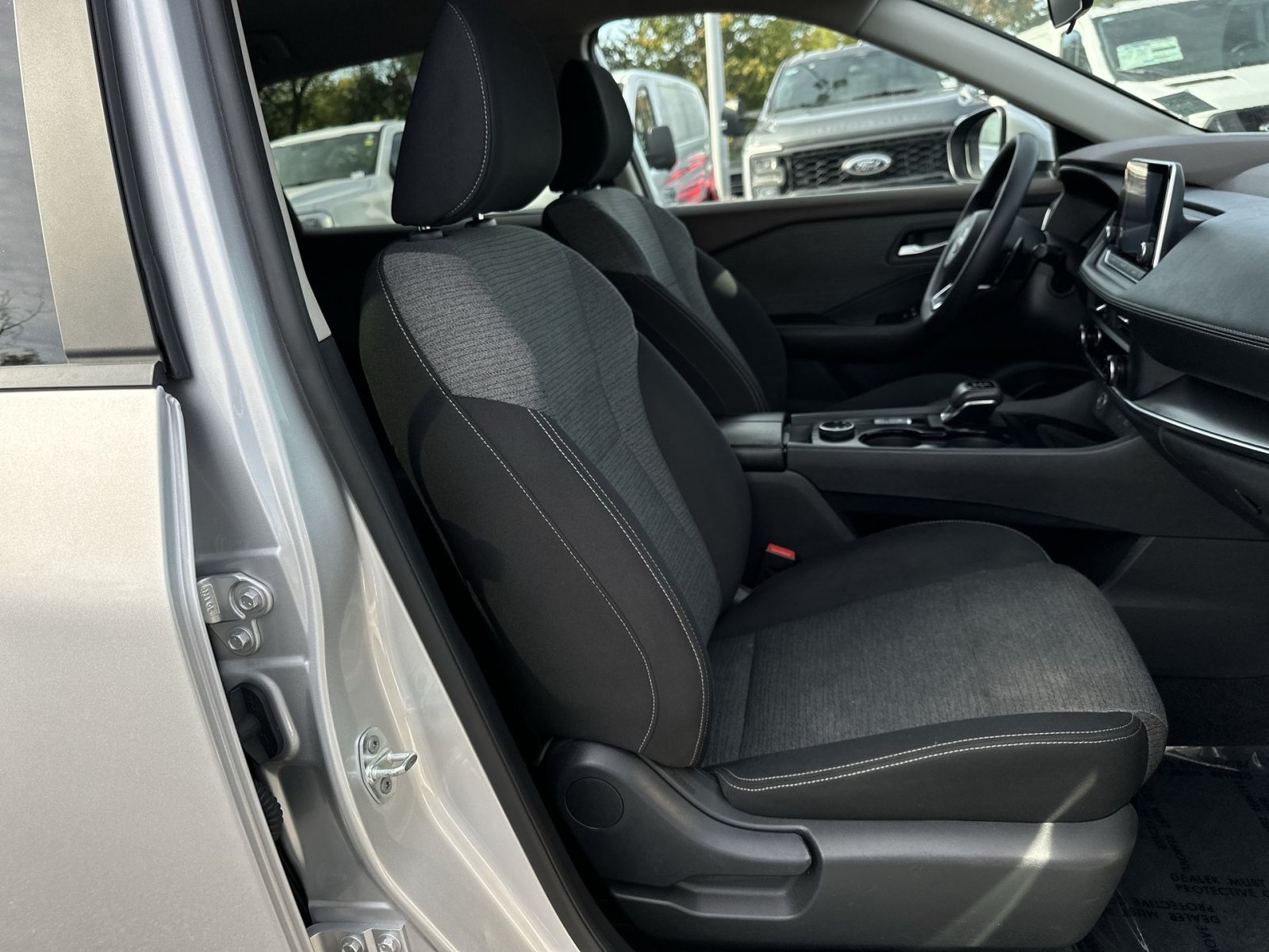 Used 2023 Nissan Rogue SV AWD/4WD image 27
