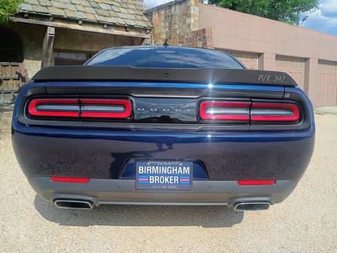 Used 2017 Dodge Challenger R/T Scat Pack w/ Leather Interior Group RWD image 12