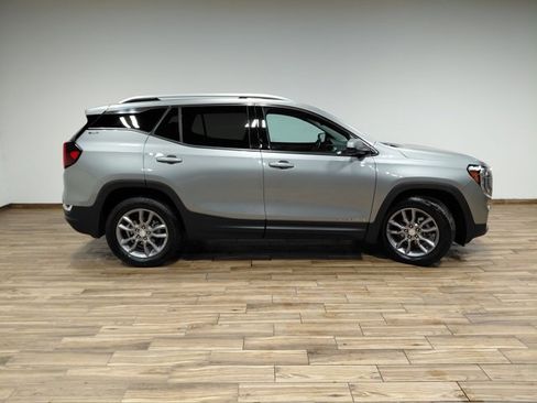 Certified 2024 GMC Terrain SLT image 17