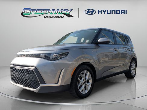 Used 2023 Kia Soul LX w/ Option Group 015 FWD image 4