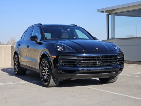 Certified 2023 Porsche Cayenne image 10