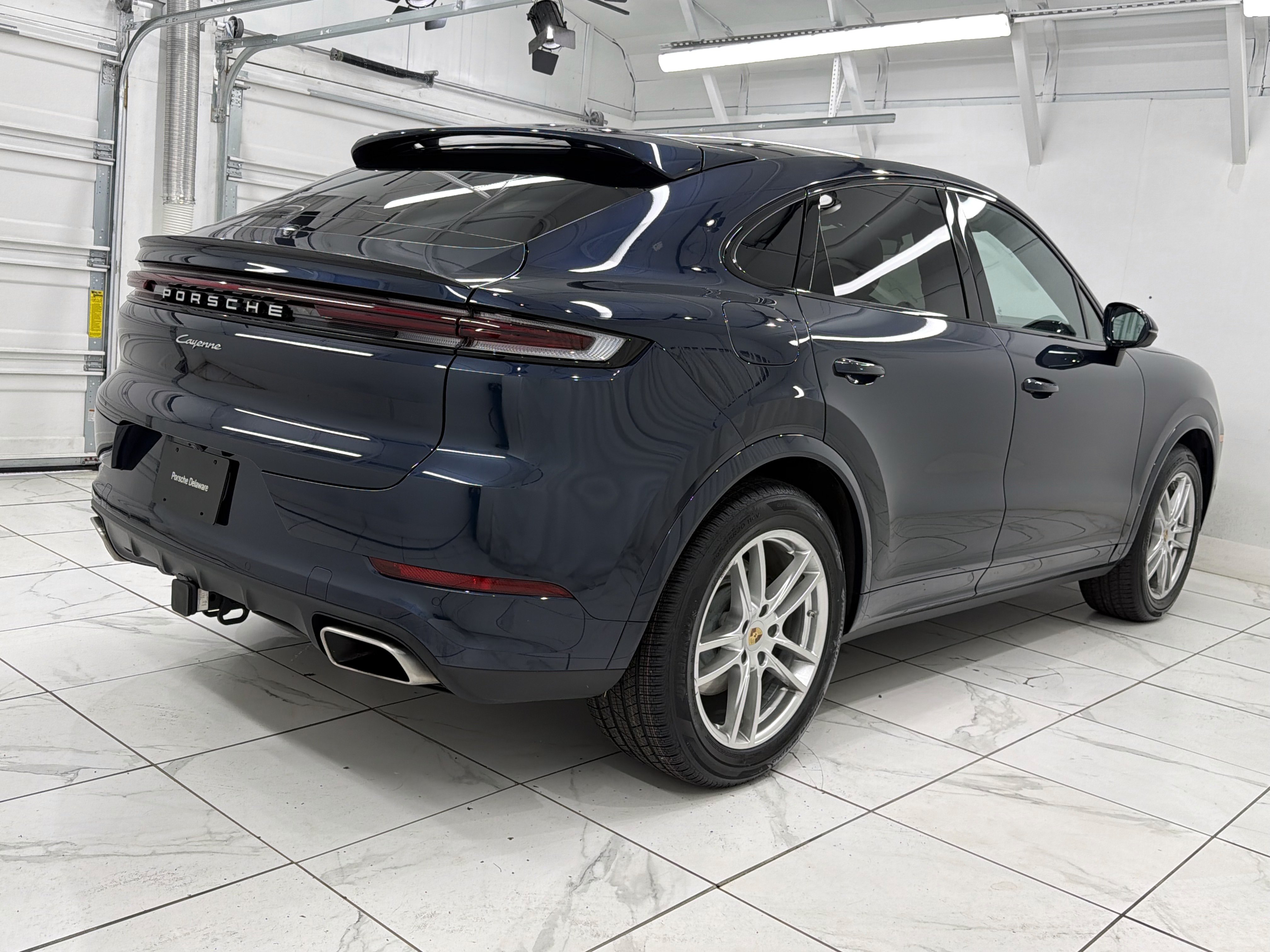 Certified 2024 Porsche Cayenne Coupe AWD/4WD image 10