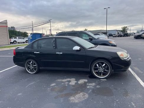 Used 2005 Chevrolet Malibu LS w/ Preferred Equipment Group FWD image 2