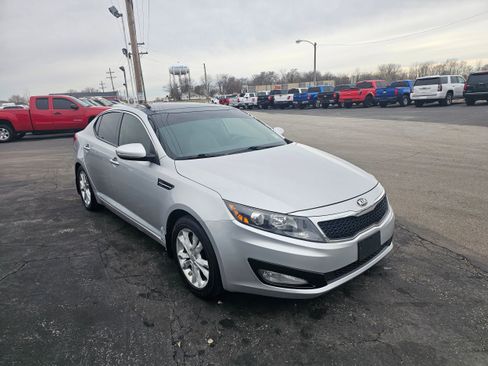 Used 2013 Kia Optima EX w/ Premium Pkg image 3