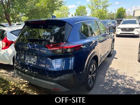 Used 2022 Nissan Rogue SV w/ SV Premium Package FWD image 5