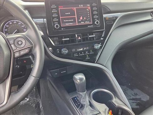 Used 2024 Toyota Camry SE image 14