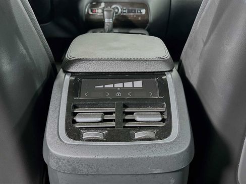 Used 2019 Volvo XC90 T6 Momentum w/ Protection Package Premier AWD/4WD image 24