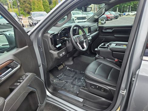 Used 2026 GMC Sierra 1500 SLT AWD/4WD image 5
