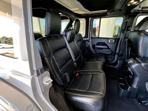 Used 2021 Jeep Wrangler Unlimited Sahara image 25