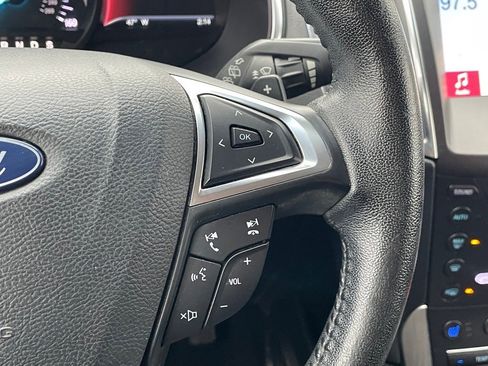 Certified 2019 Ford Edge Titanium w/ Equipment Group 301A image 17