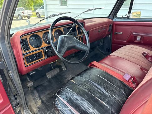Used 1987 Dodge D/W Truck 100 RWD image 5