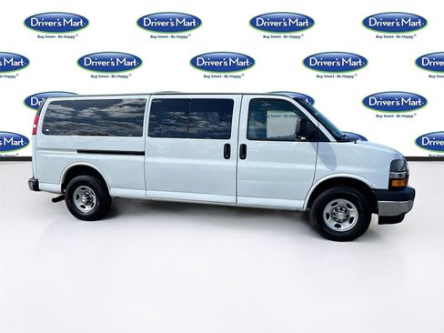Used 2019 Chevrolet Express 3500 LT w/ LT Preferred Equipment Group RWD image 8