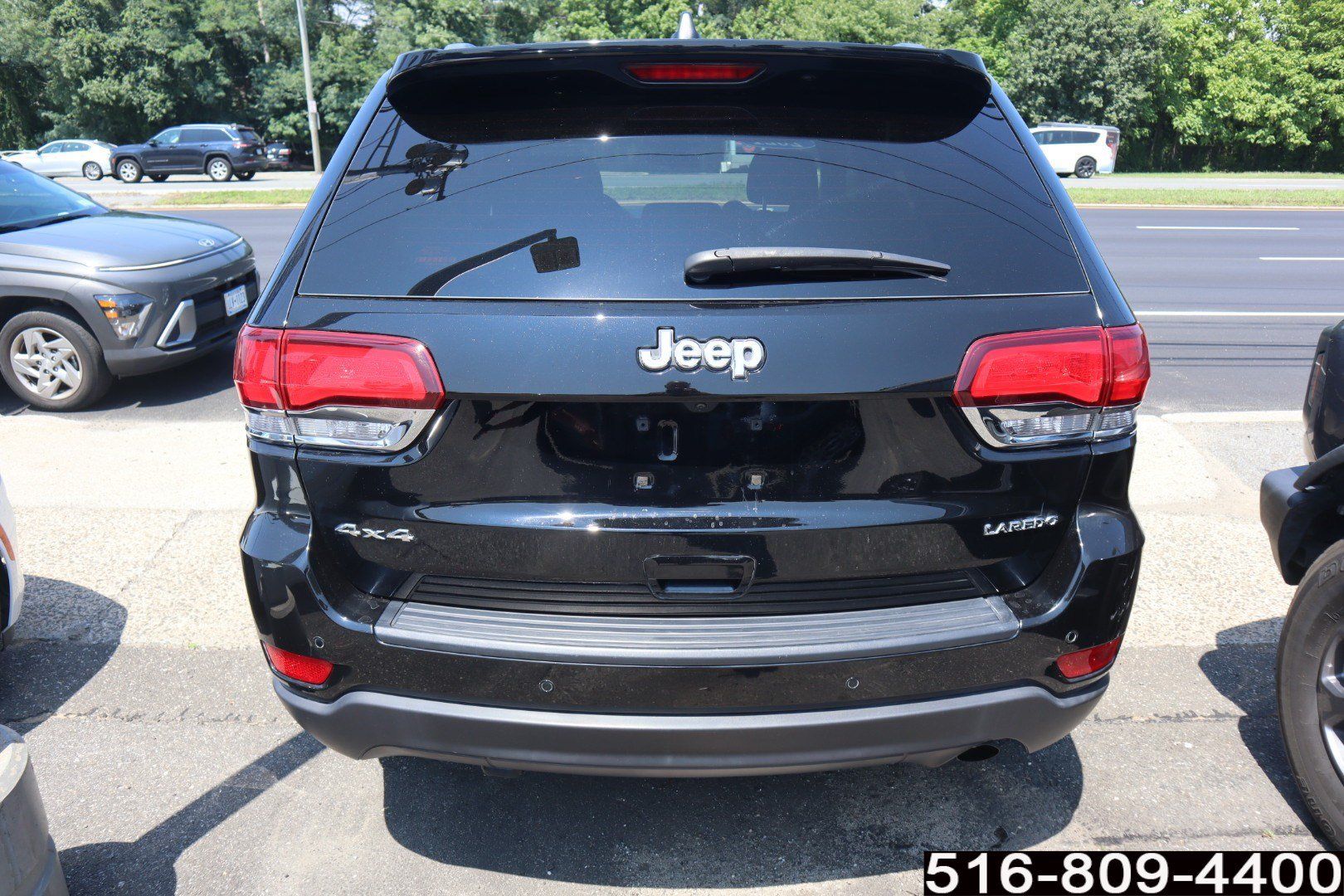 Used 2021 Jeep Grand Cherokee Laredo AWD/4WD image 5