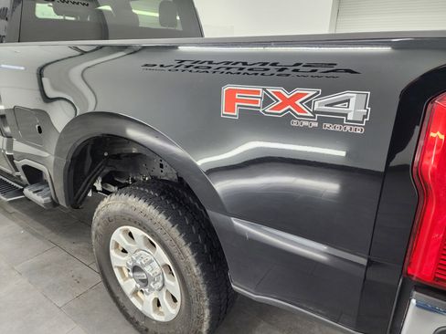 Used 2023 Ford F250 XLT w/ FX4 Off-Road Package image 28