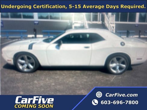 Used 2013 Dodge Challenger SXT Plus RWD image 1